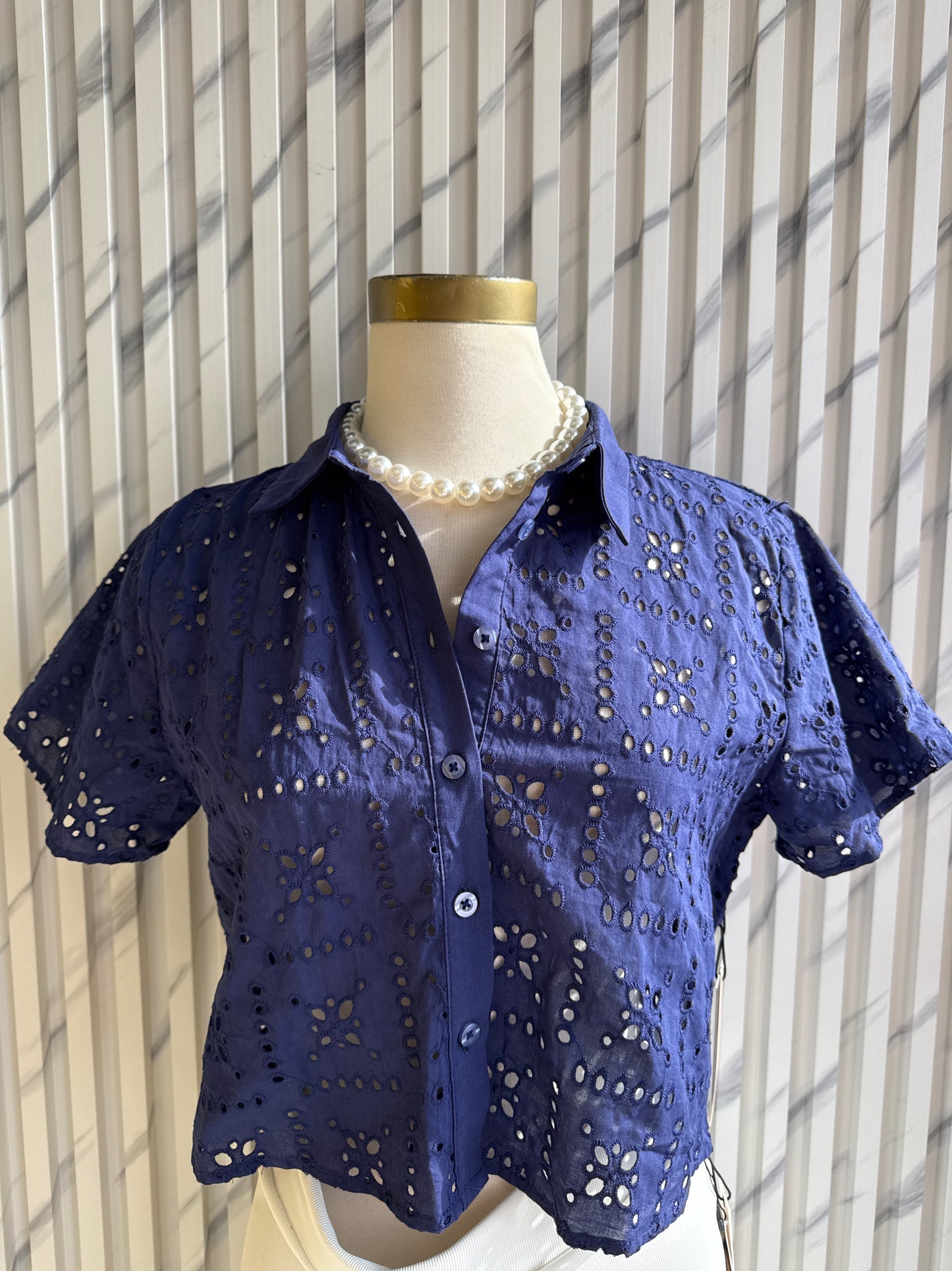 Blusa Eyelet Elegance Navy