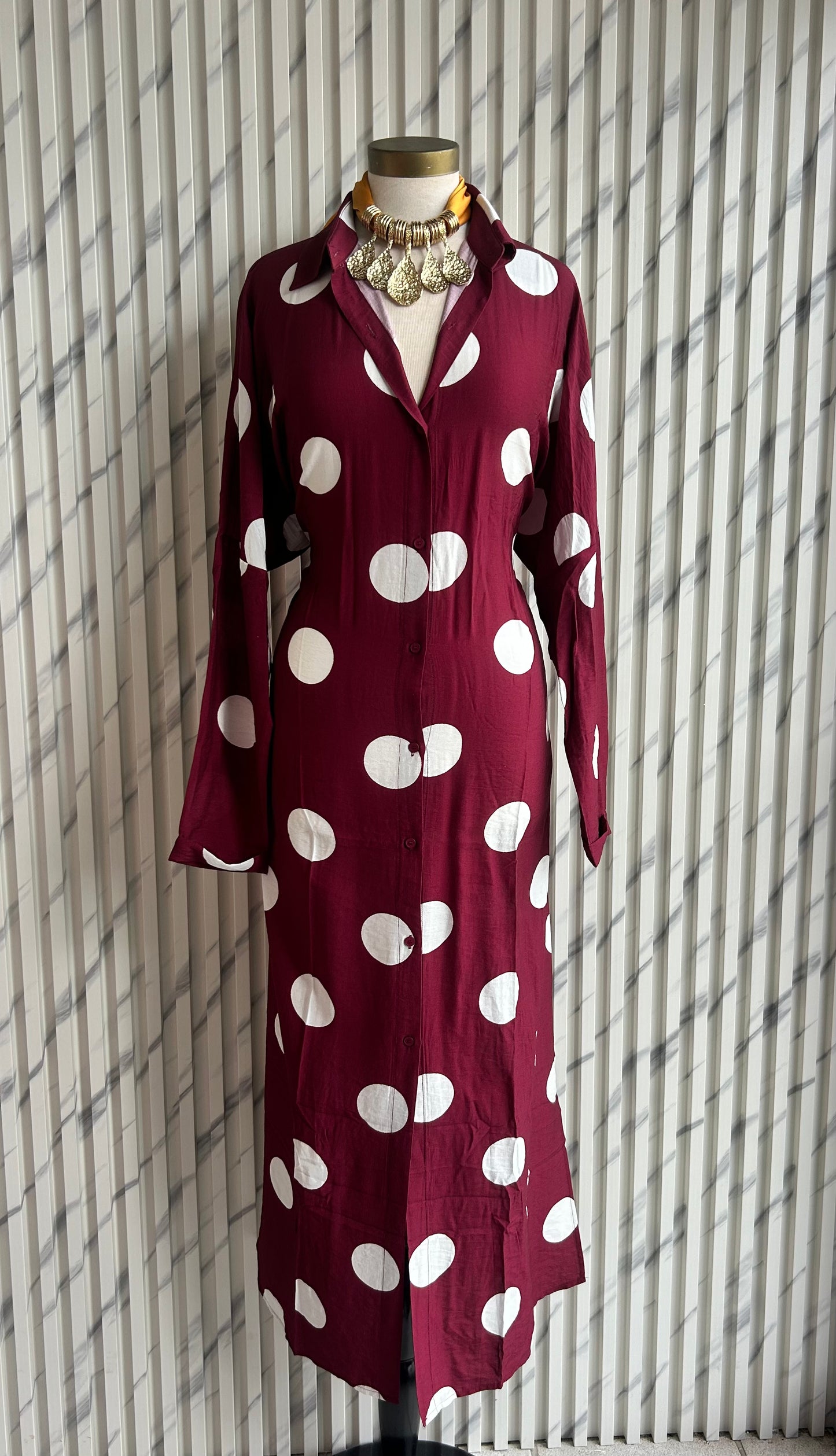 Traje elegante de bolas