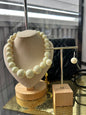 Collar crema y pantallas