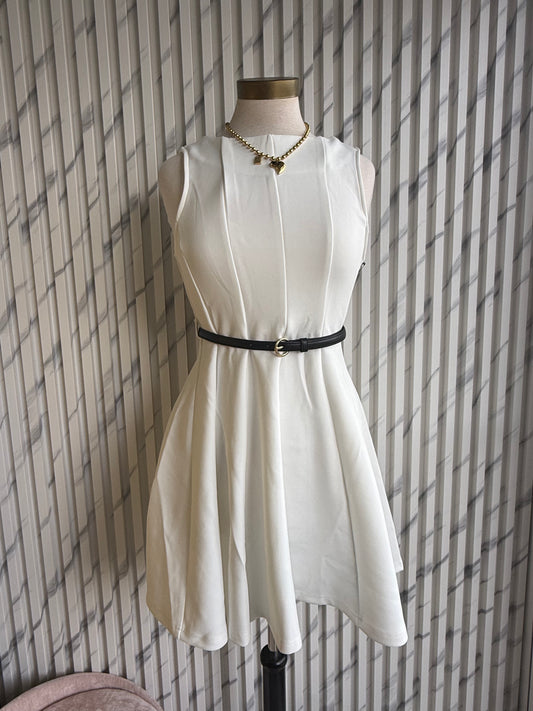 Vestido Ivory Grace con Cinturón